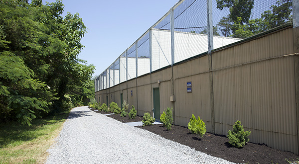 AEF Breeding Aviary